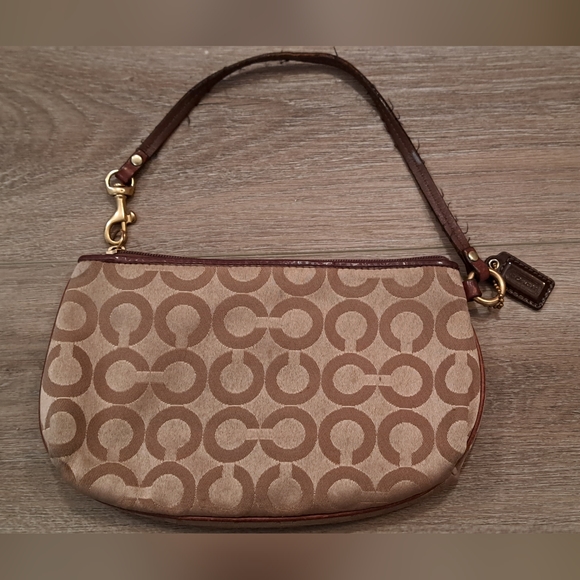 Coach wristlet - Picture 2 of 5